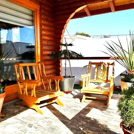 Dom wakacyjny Wild House