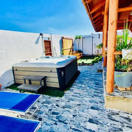 Dom wakacyjny Wild House